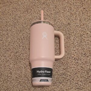 NWT 40oz Hydro Flask light pink Tumbler with Straw Lid